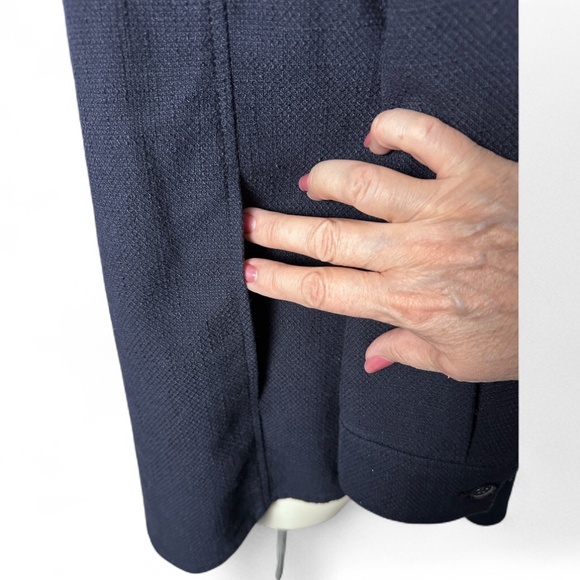 Classic TALBOTS Women's L Long-Sleeved Button-Down Large-Weave Navy Shirt-Jacket - Picture 8 of 10